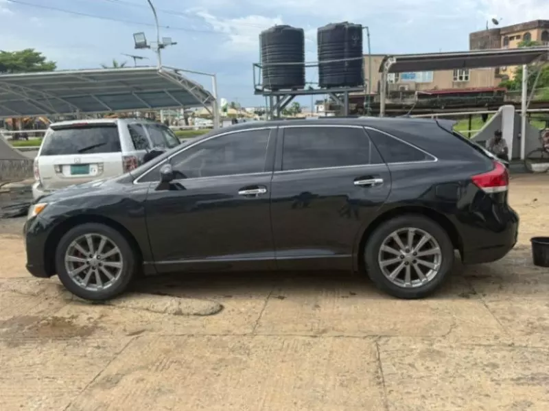 TOYOTA Venza - 2011