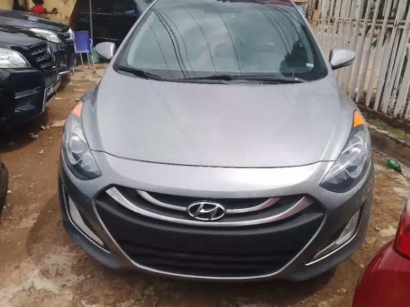 Hyundai Elantra   - 2014