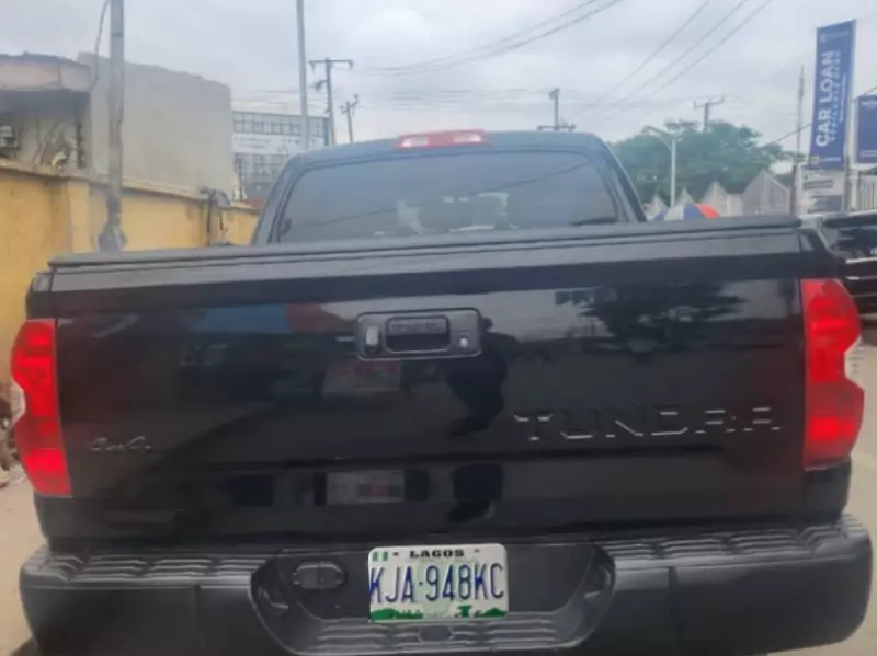 Toyota Tundra   - 2015