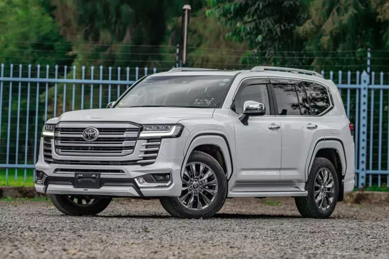 TOYOTA LAND CRUISER 300 LC300   - 2023