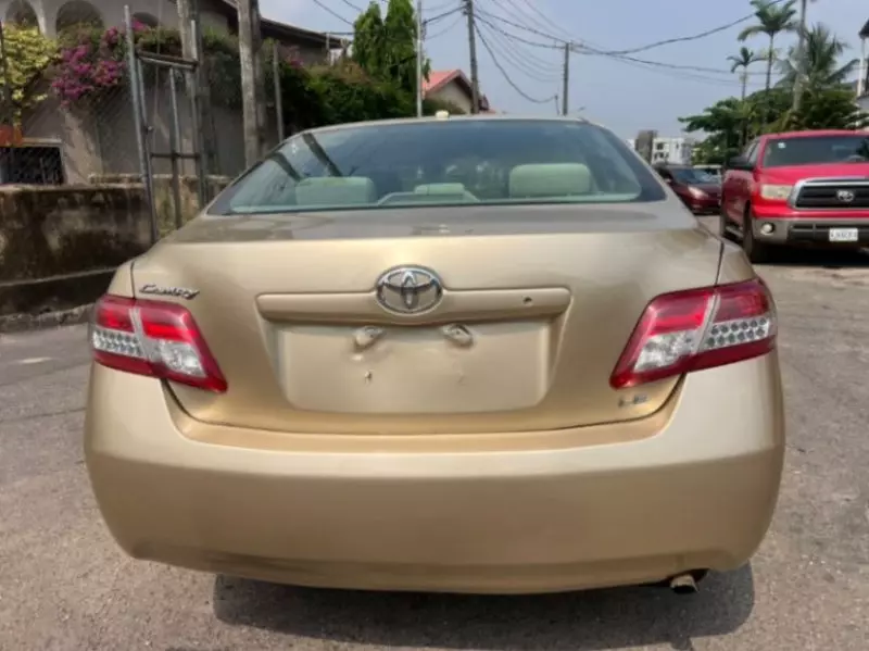 TOYOTA Camry   - 2011