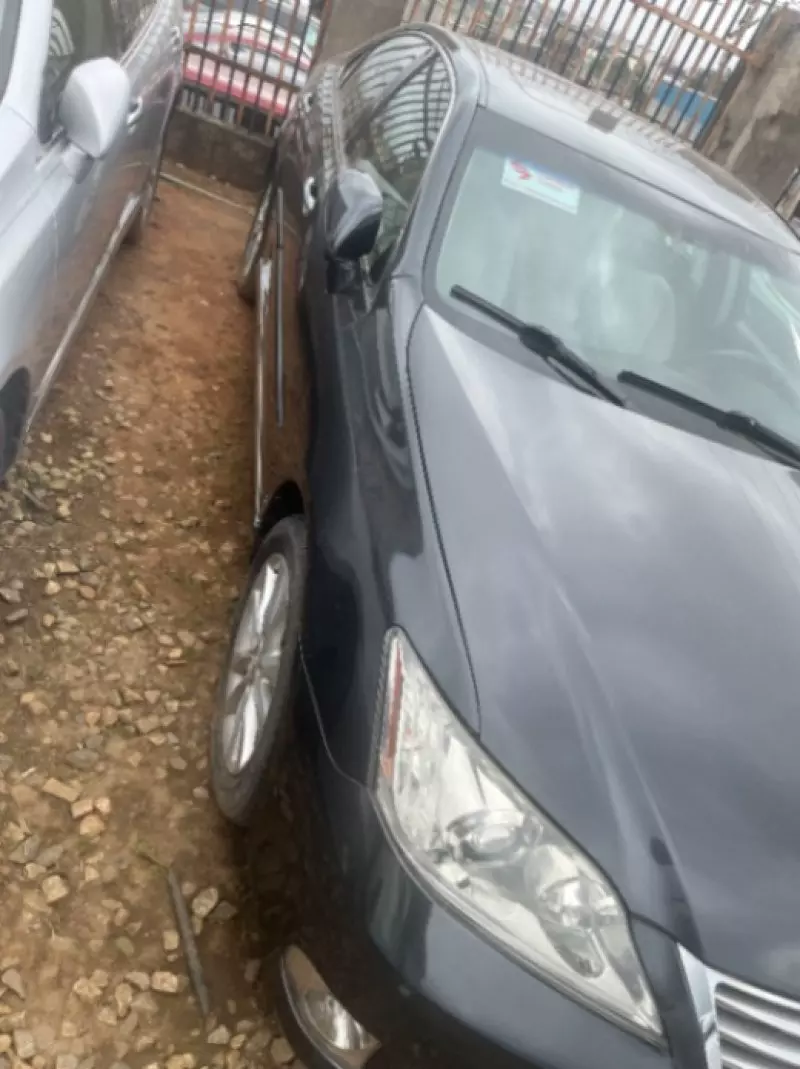 Lexus ES   - 2010