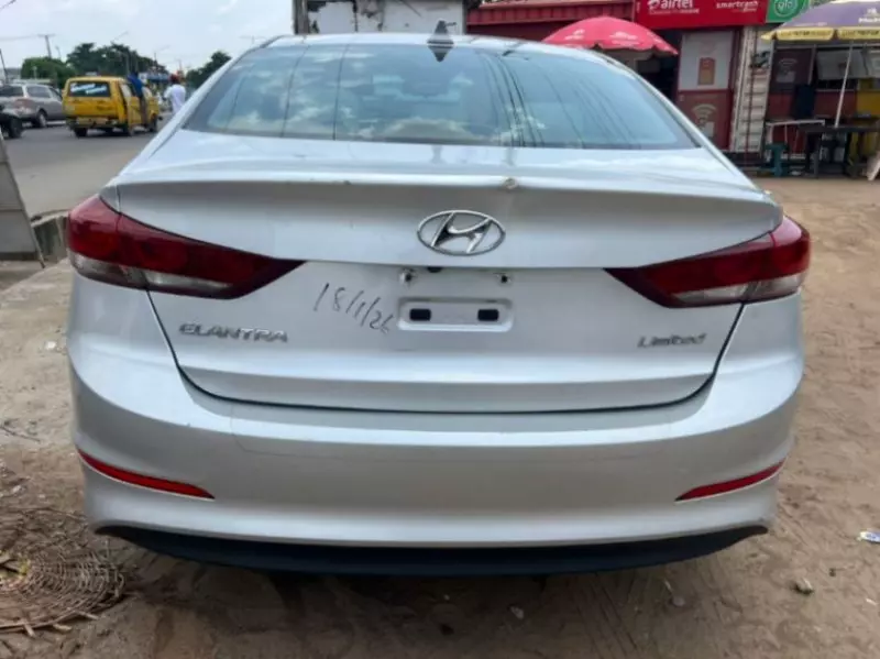 Hyundai Elantra   - 2017