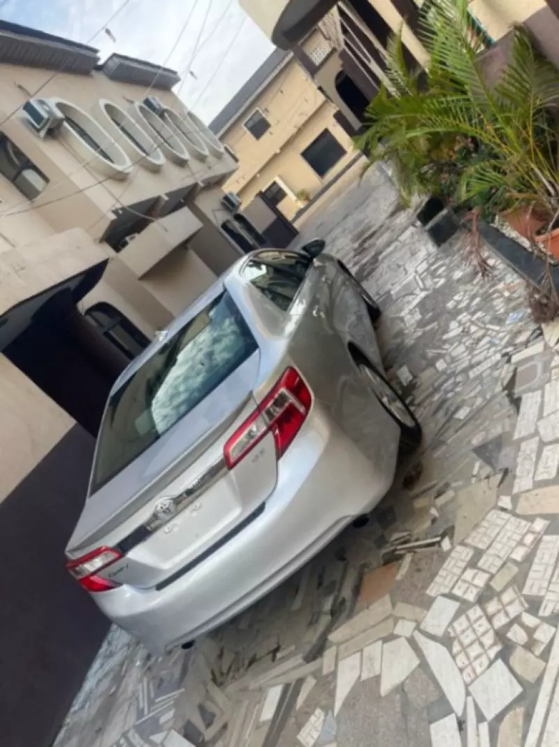 Toyota Camry   - 2012