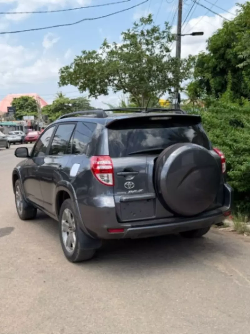 Toyota RAV4   - 2009