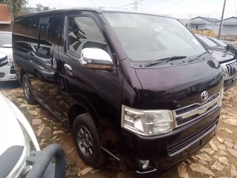 Toyota Hiace   - 2014