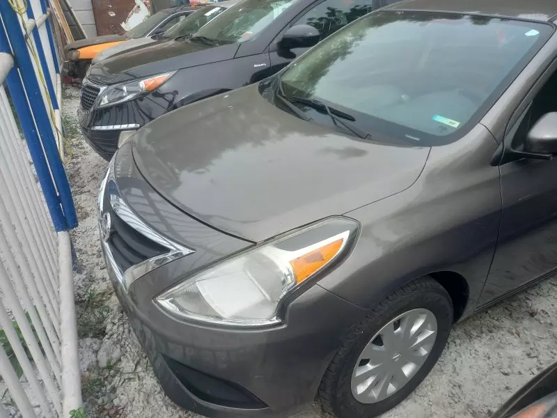 Nissan Versa   - 2015