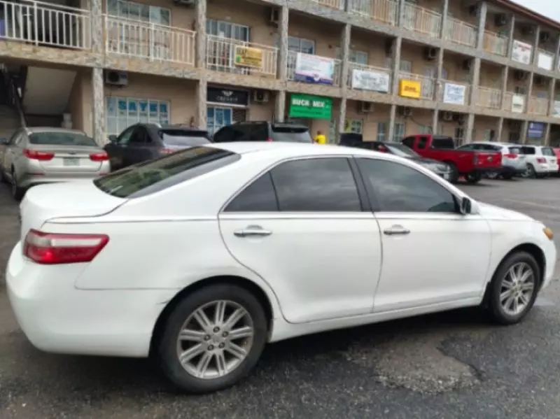 TOYOTA Camry   - 2009