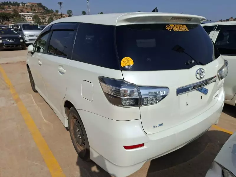 TOYOTA Wish   - 2012
