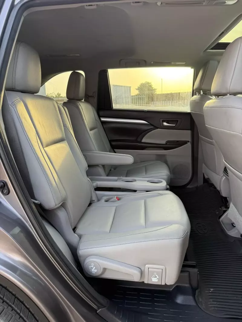 Toyota Highlander   - 2017