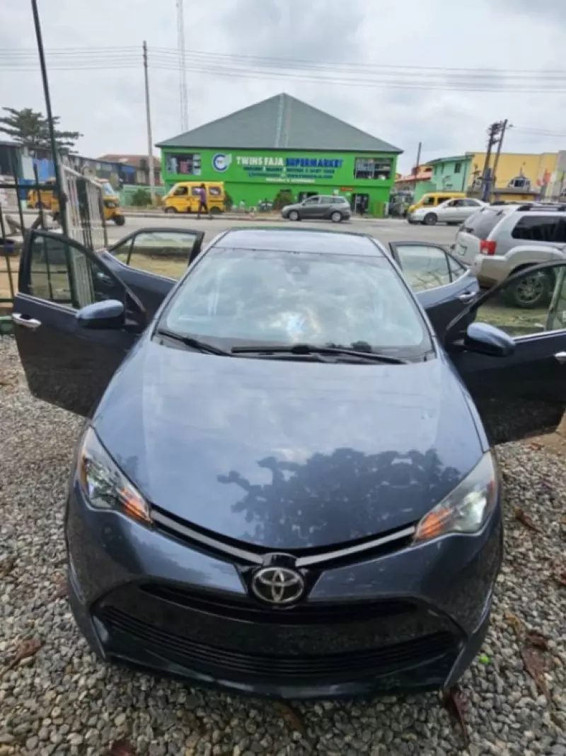 Toyota Corolla   - 2013