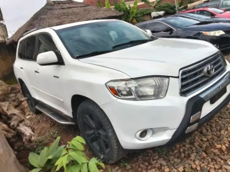 TOYOTA Highlander   - 2010