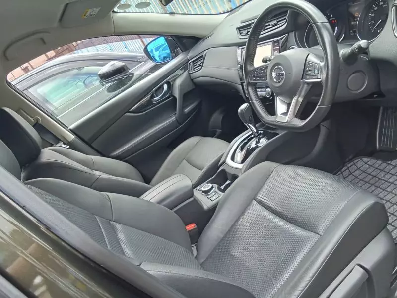 Toyota Harrier   - 2013