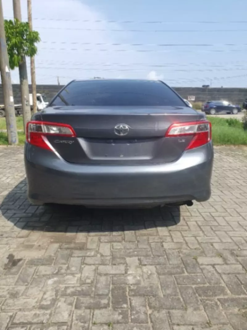 Toyota Camry   - 2013