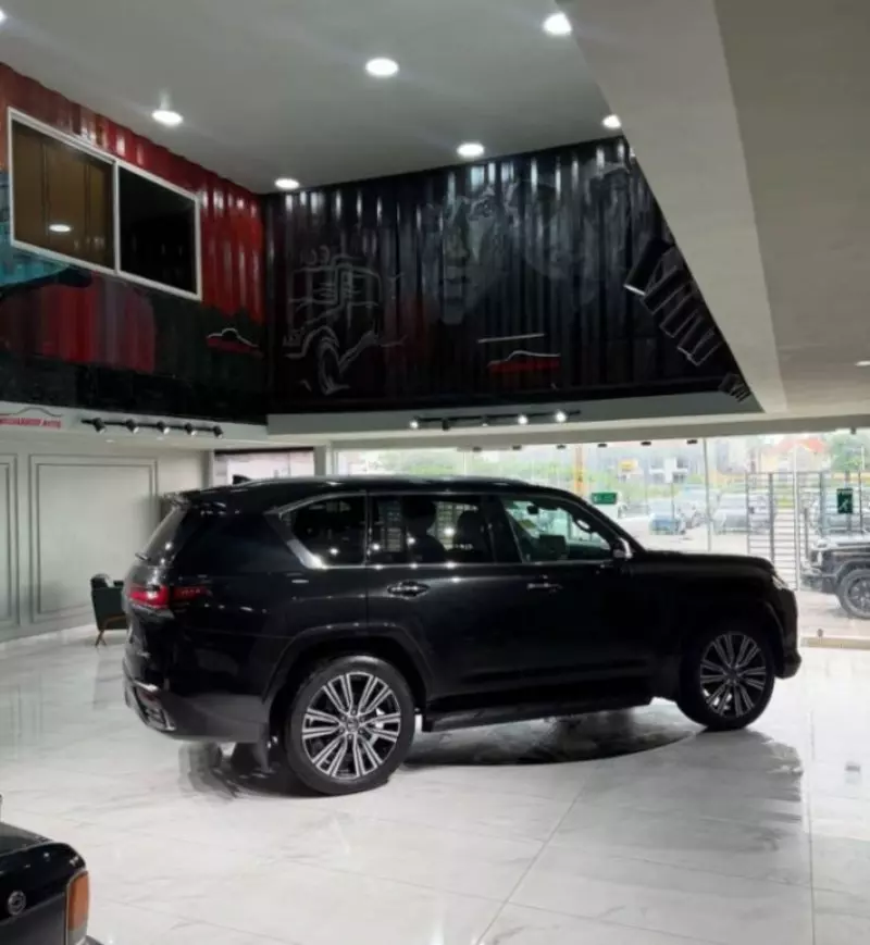 Lexus LX   - 2024
