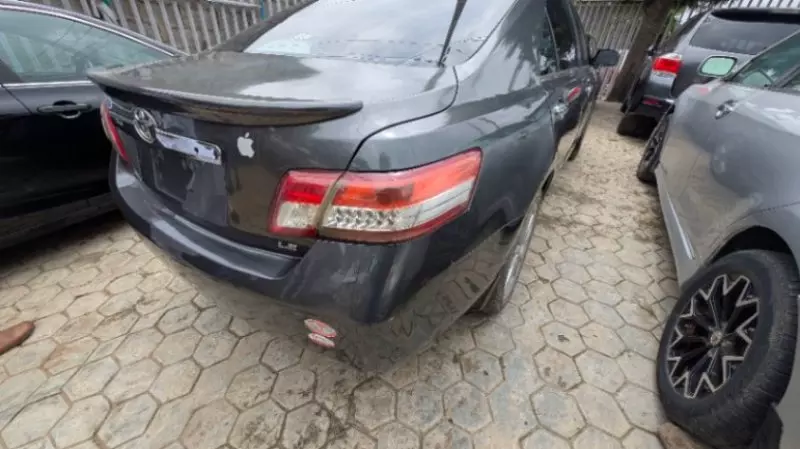 Toyota Camry - 2009