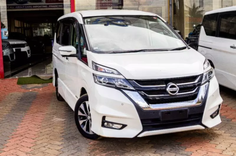Nissan Serena Hybrid    - 2019