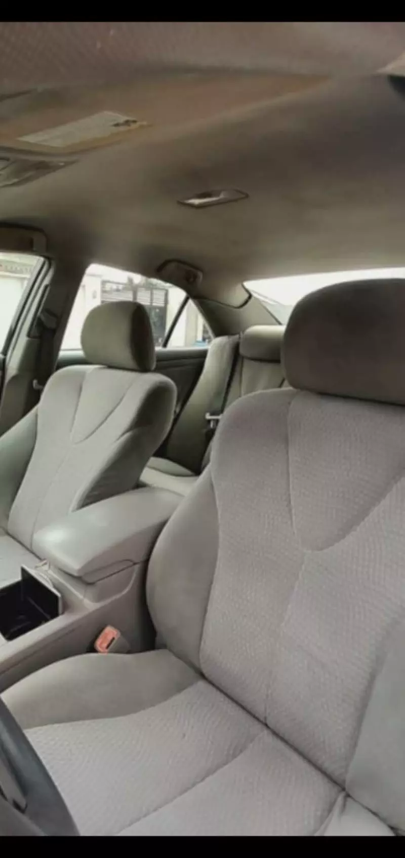 Toyota Camry - 2010