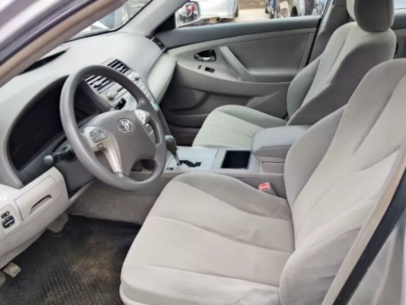 Toyota Camry   - 2009