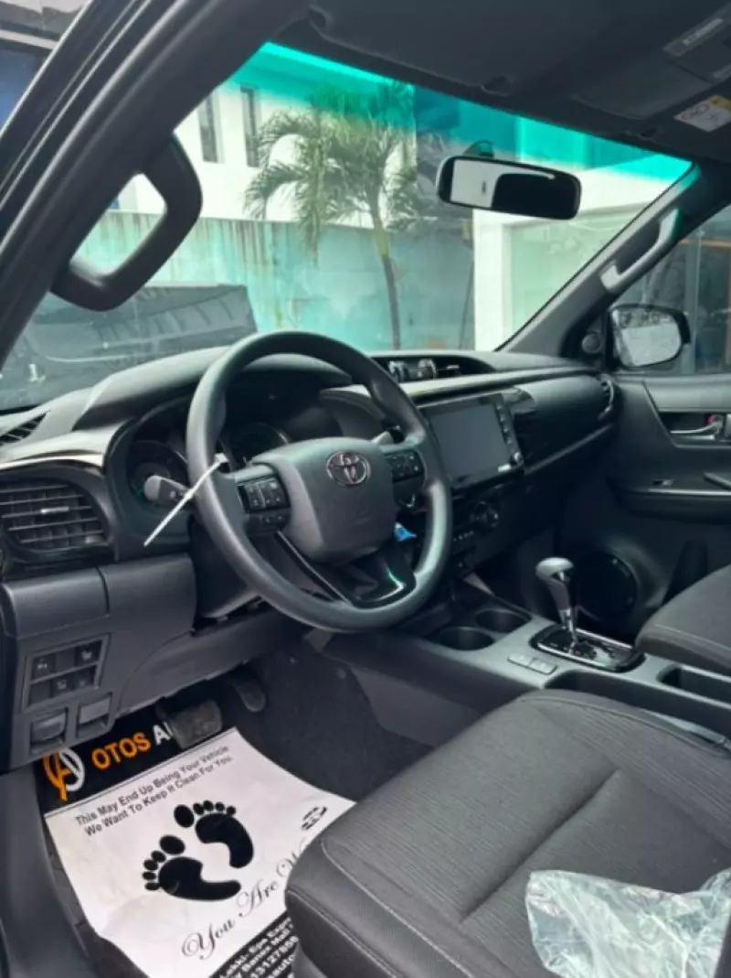 TOYOTA Hilux - 2026