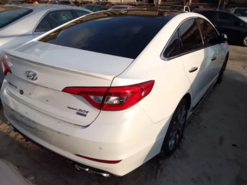 Hyundai Sonata   - 2015