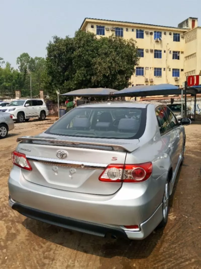 Toyota Corolla   - 2011