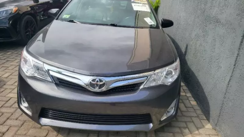 Toyota Camry   - 2012