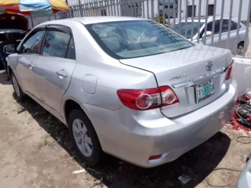 TOYOTA Corolla   - 2010