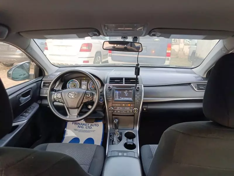 Toyota camry   - 2016