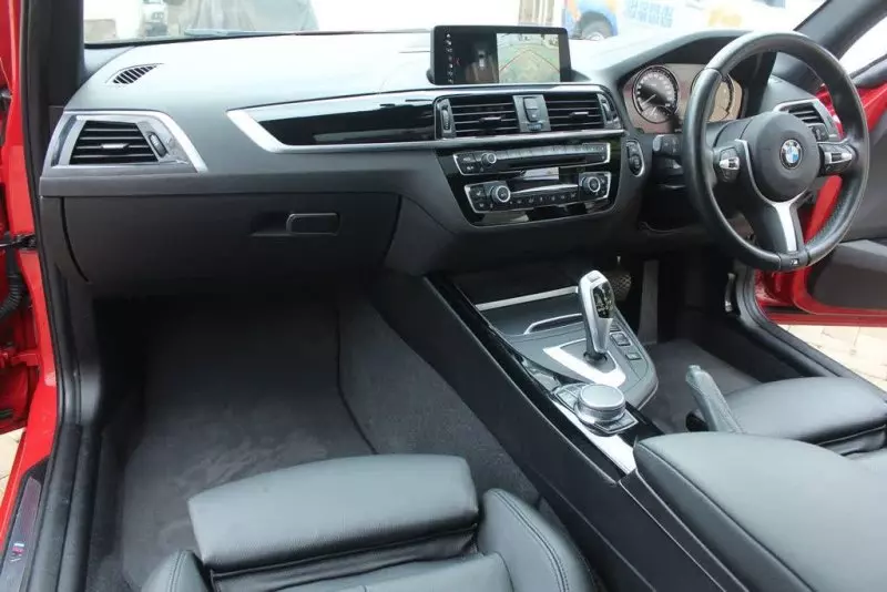 BMW 118i   - 2018