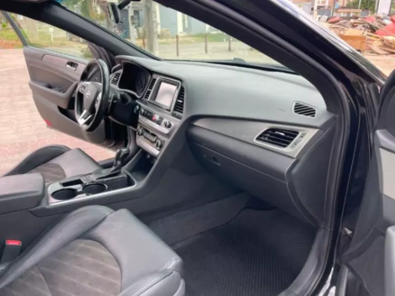 Hyundai Sonata   - 2019