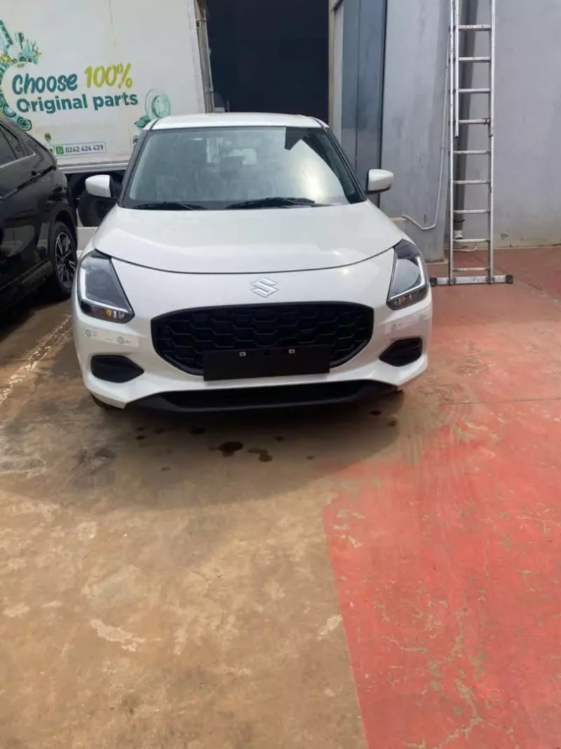 SUZUKI Swift   - 2025