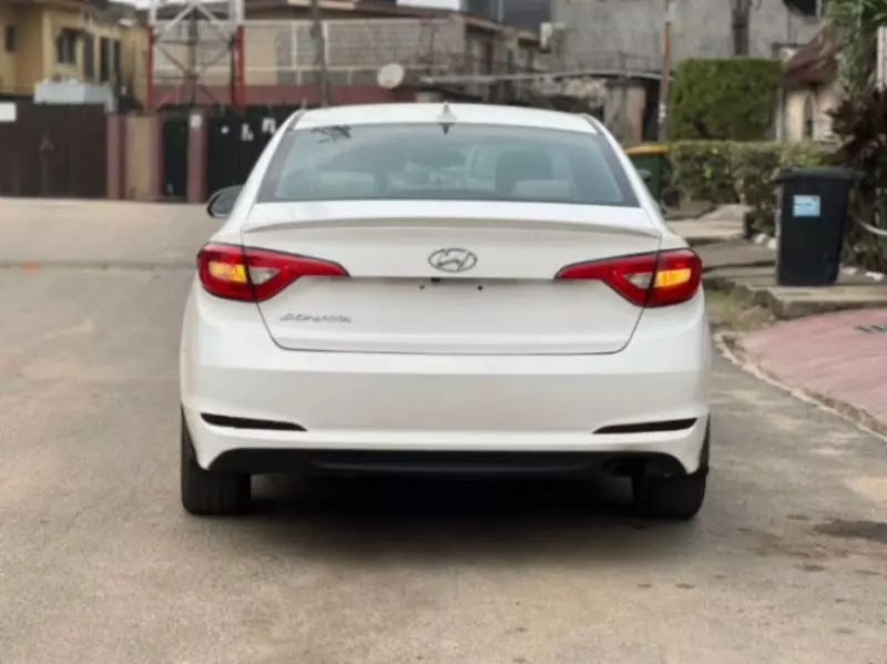 Hyundai Sonata   - 2016