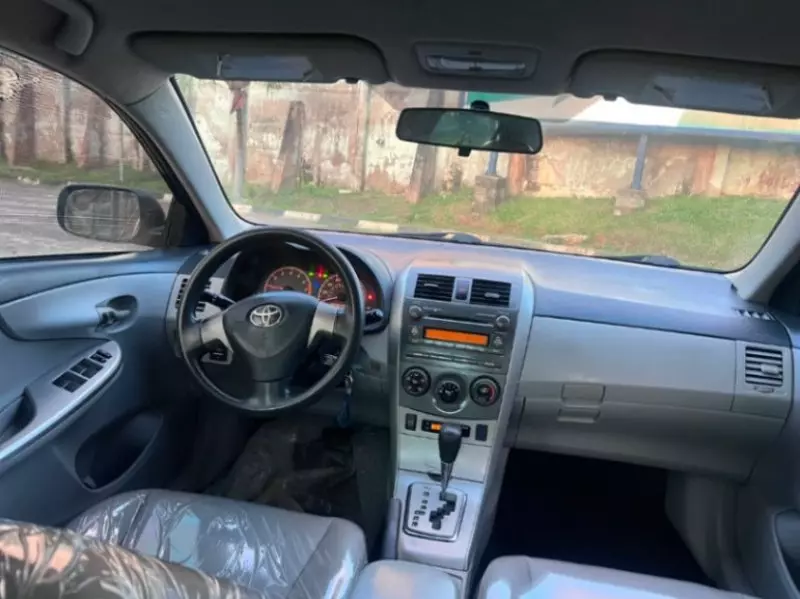 TOYOTA Corolla - 2011