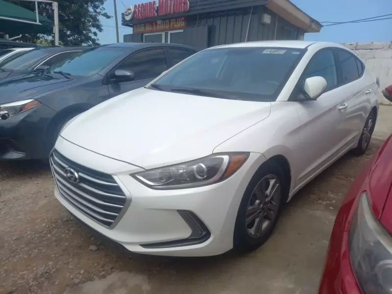 Hyundai Elantra   - 2017
