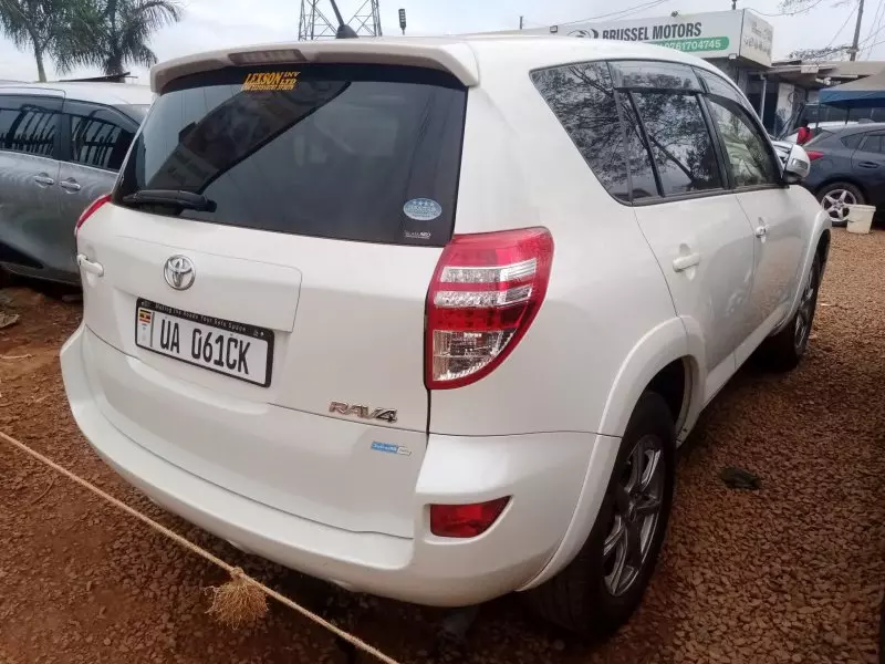 Toyota RAV 4   - 2010