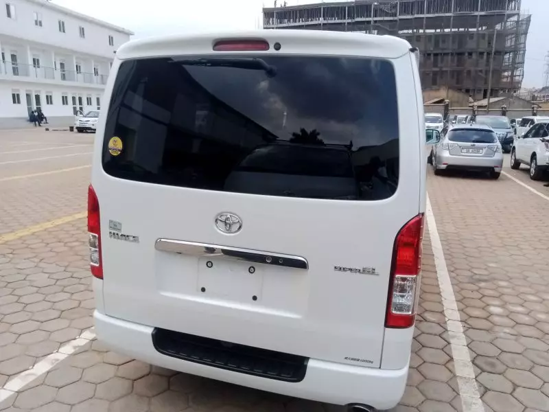 Toyota Hiace   - 2014
