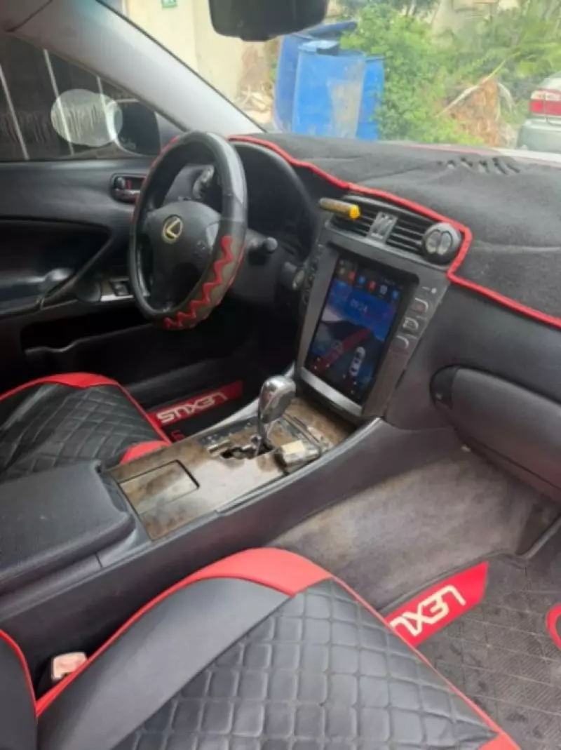 Lexus IS   - 2009