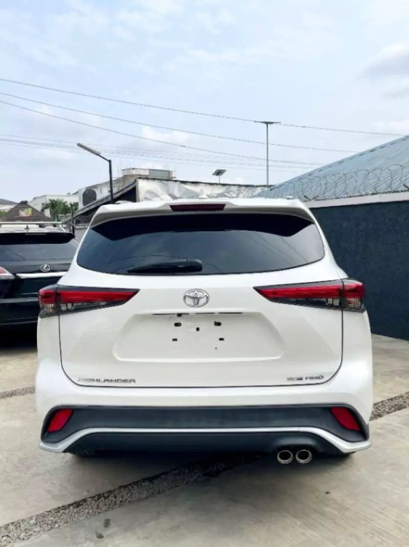 TOYOTA Highlander   - 2021