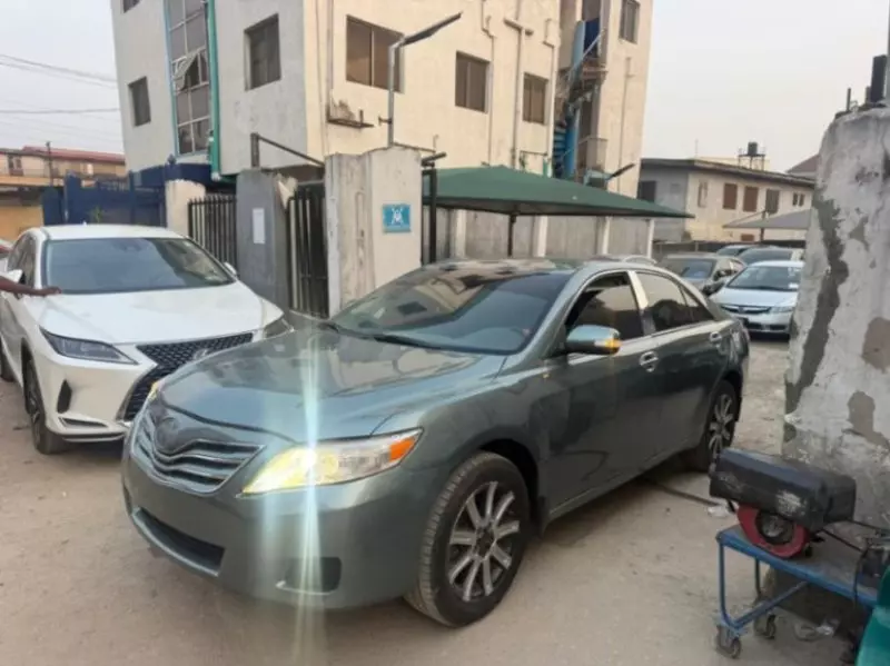 TOYOTA Camry   - 2009
