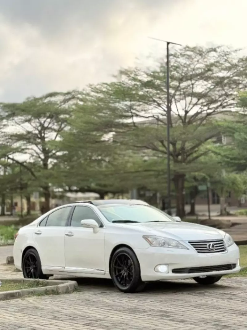 Lexus ES 350   - 2012