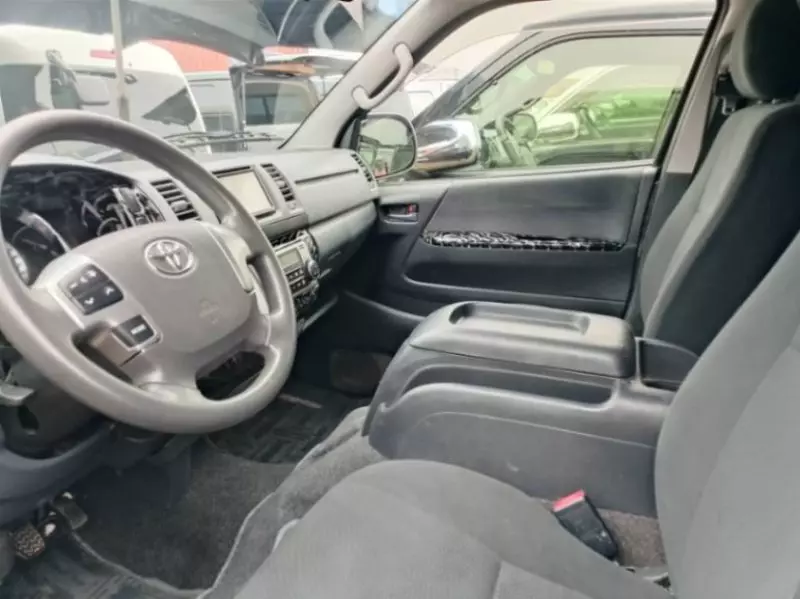 TOYOTA Hiace   - 2015