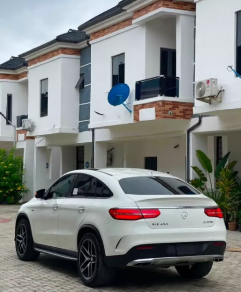 Mercedes-Benz GLE 450 - 2016