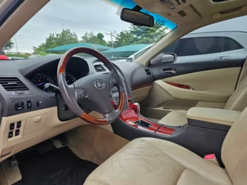 Lexus ES 350   - 2012