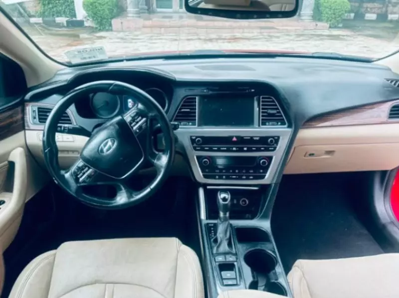 Hyundai Sonata   - 2017
