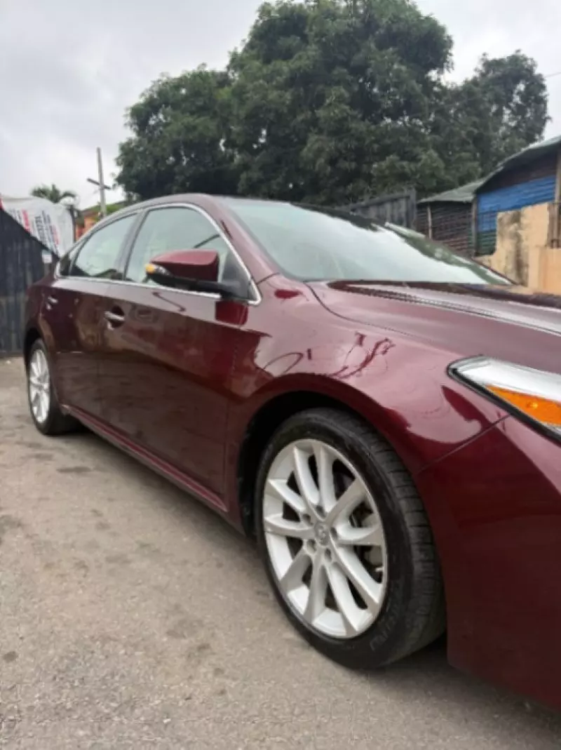 TOYOTA Avalon - 2015