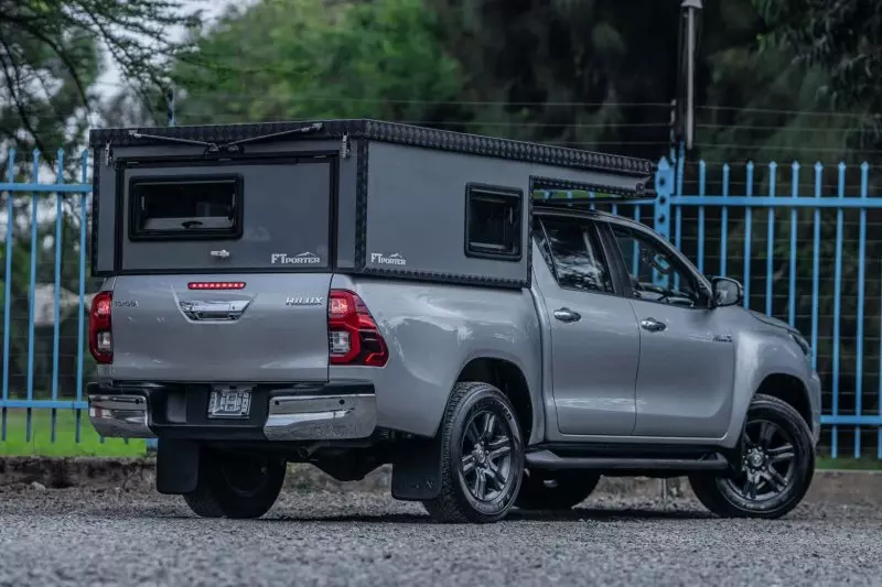 TOYOTA Hilux   - 2024