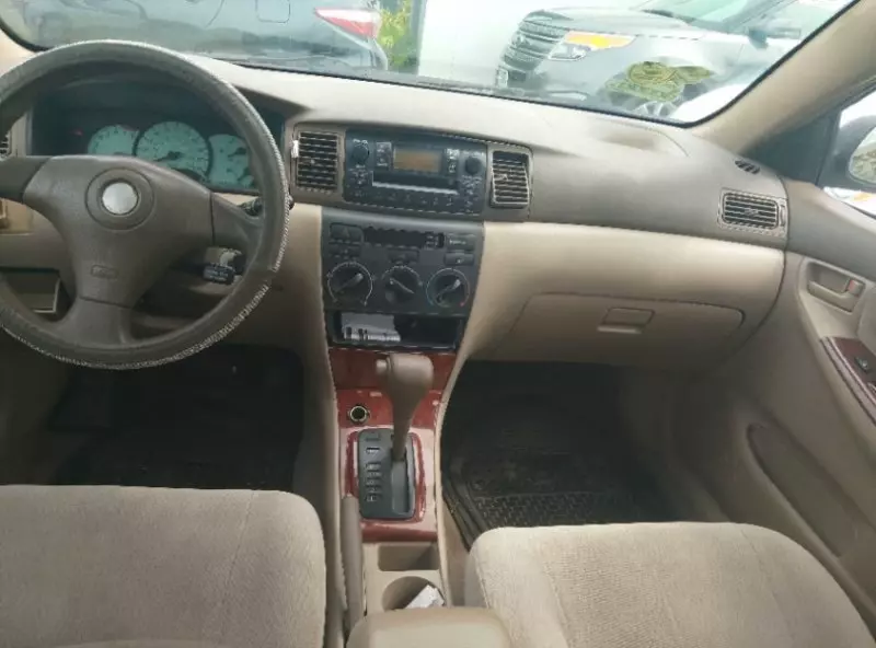 Toyota Corolla   - 2004