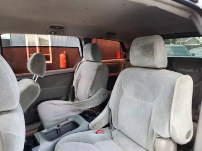 Toyota Sienna   - 2010