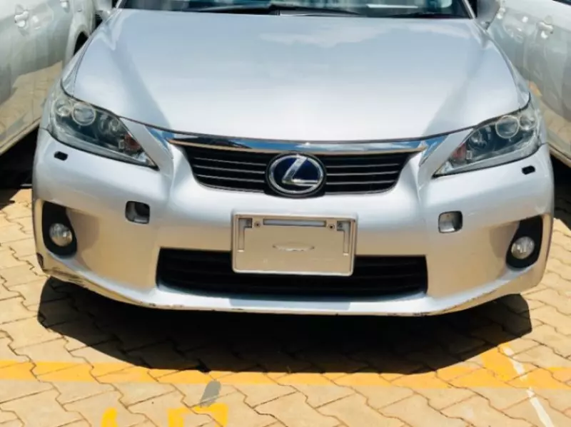 Lexus CT 200h   - 2013